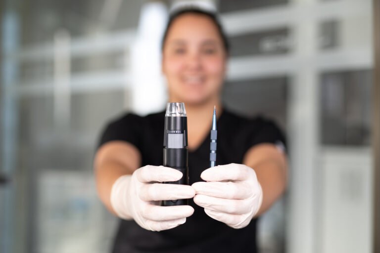 implante-capilar-en-las-cejas-por-la-doctora-alfonso